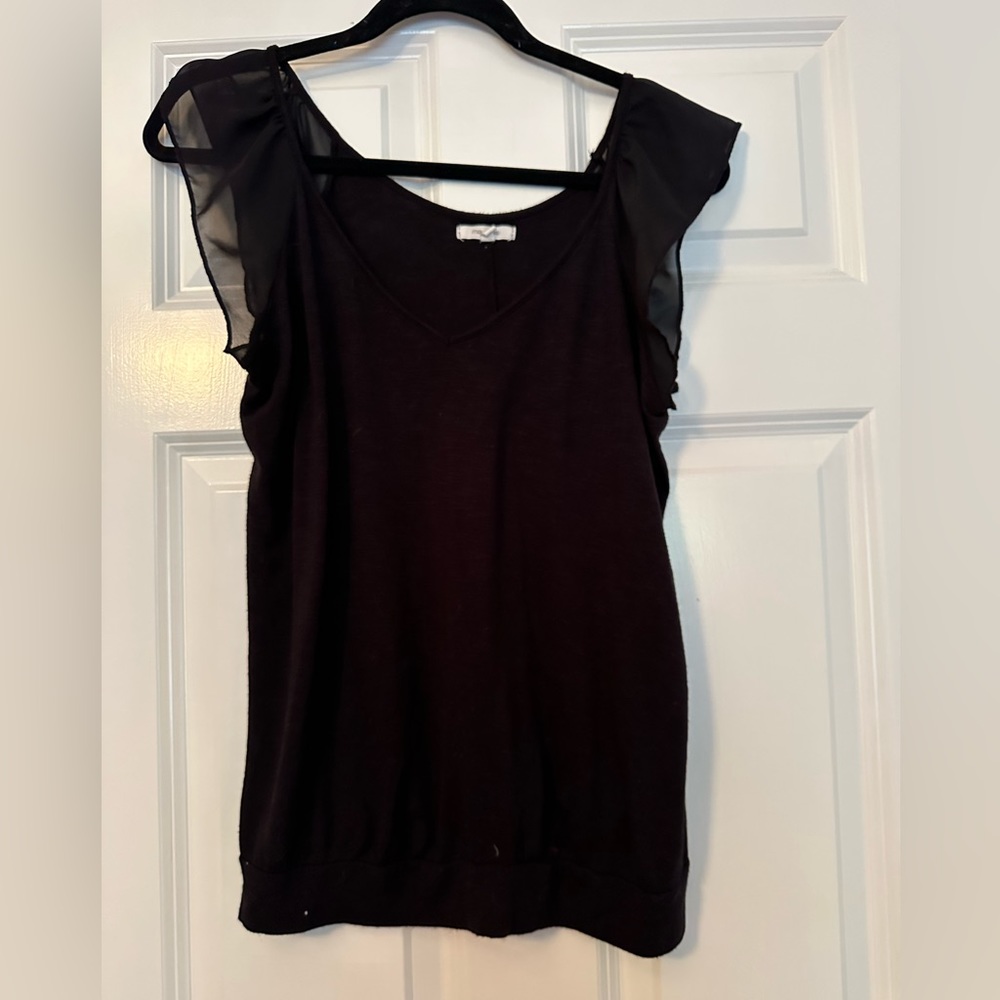 Maurice’s women’s sleeveless black banded bottom knit top size Large